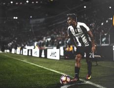 阿扎伦卡关键节点败北，独行侠带队取胜！